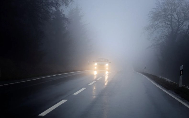 Sűrű köd nehezíti a közlekedést több megyében