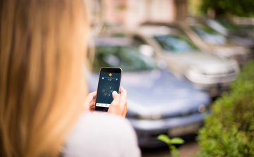 EM: megszűnt a kényelmi díj a mobilparkolásnál