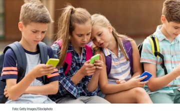 Az EP 16 évre emelné a közösségimédia-használat alsó korhatárát