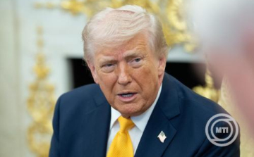 Donald Trump szerint hétfőn is folytatódtak az egyeztetések vezető iráni tisztségviselőkkel