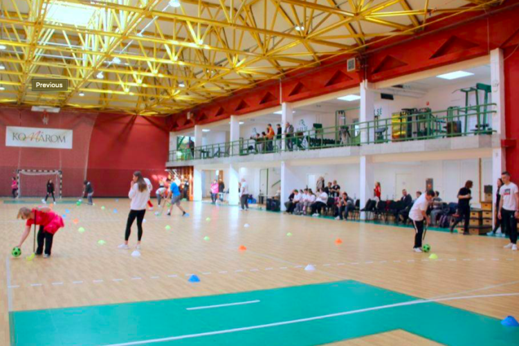 Téli paralimpiát szervezett a Máltai  Szeretetszolgálat a városi sportcsarnokban 